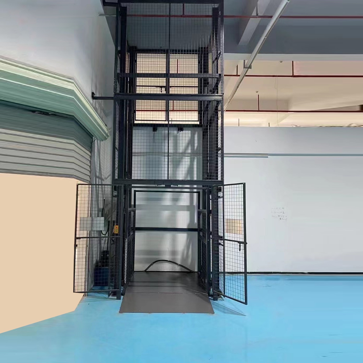 施工电梯和施工中欧（中国）机一样吗？