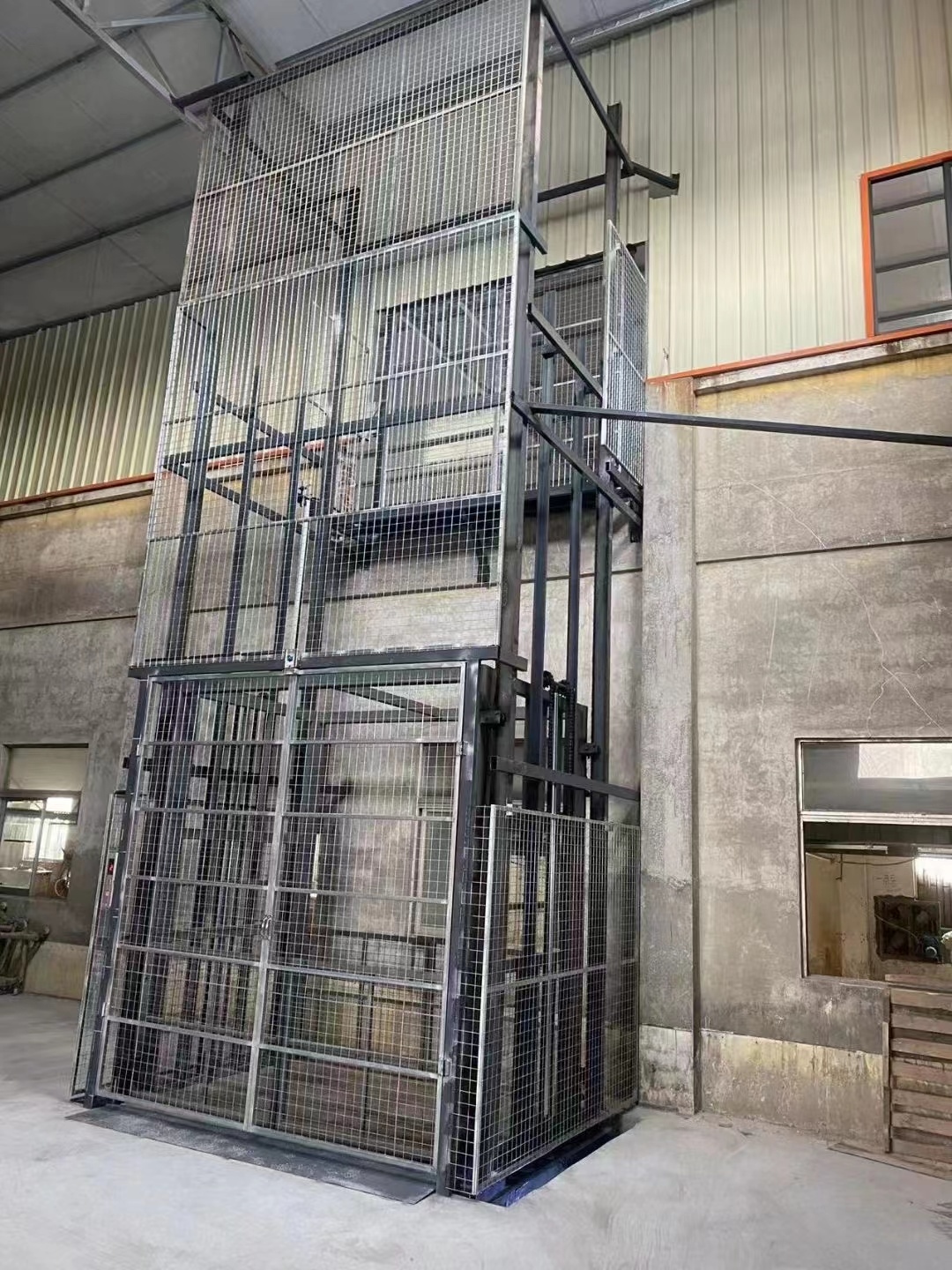 液压中欧（中国）货梯遇到停电的处理方法,行业