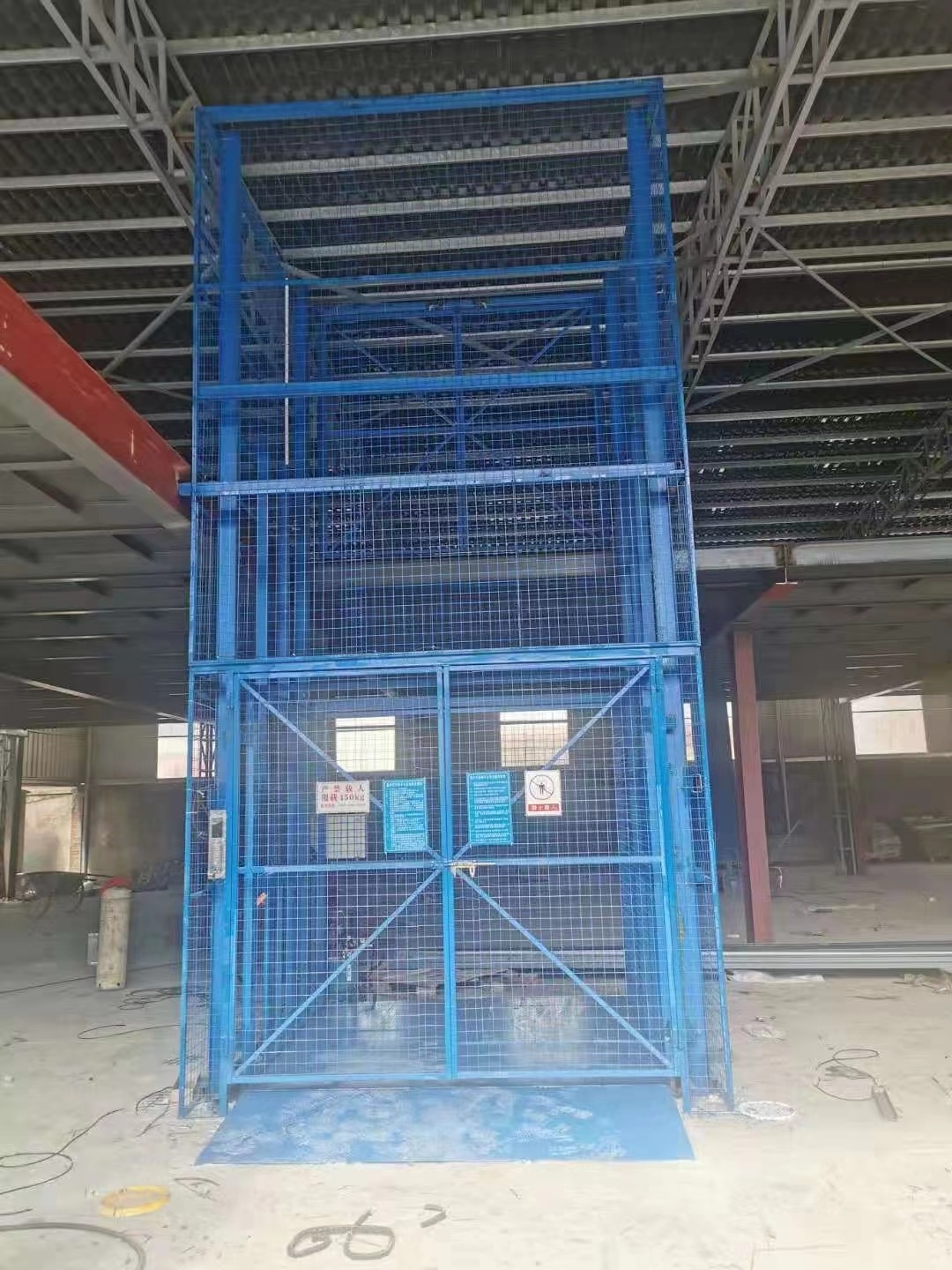 液压中欧（中国）货梯