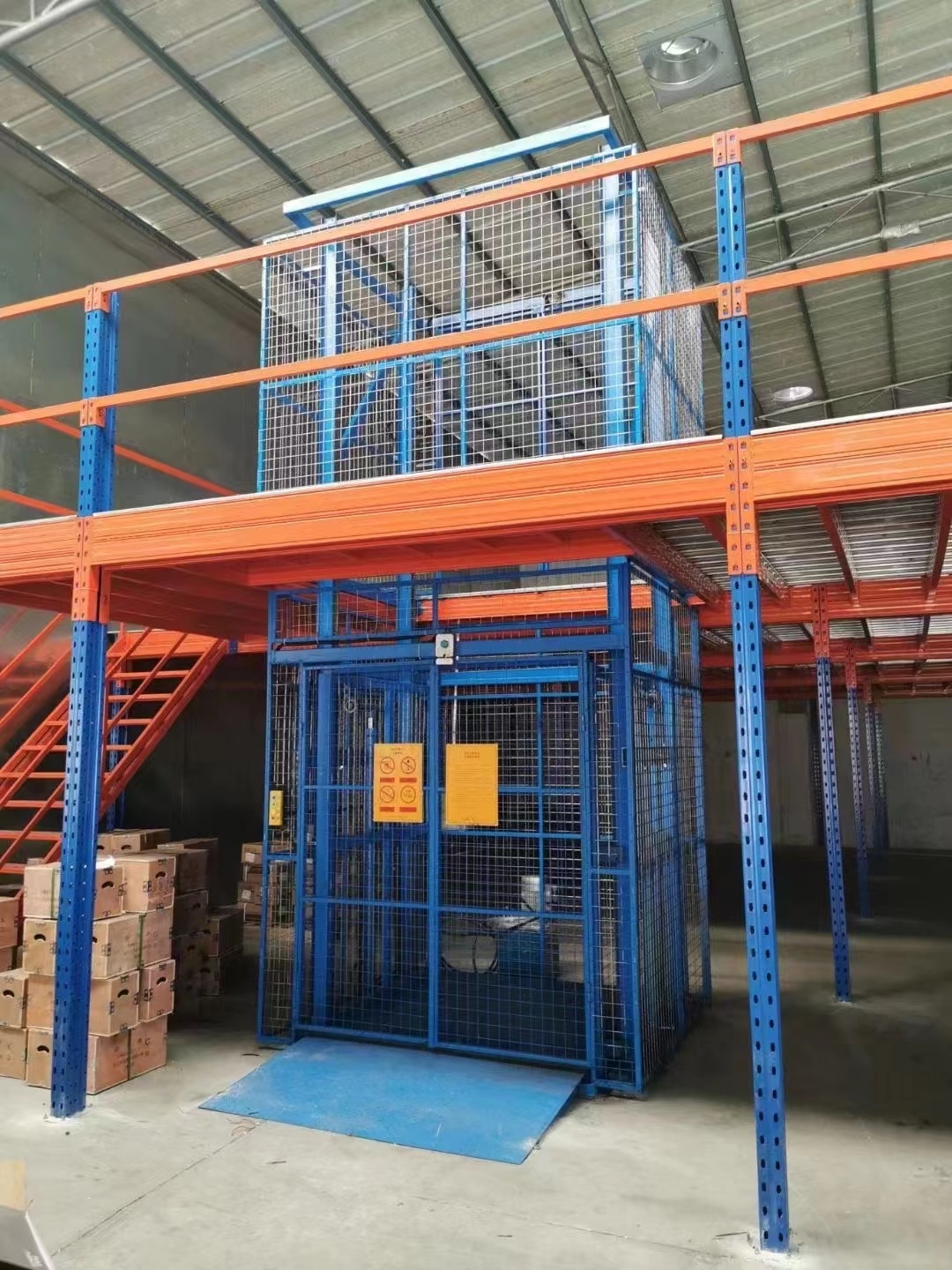 液压中欧（中国）货梯